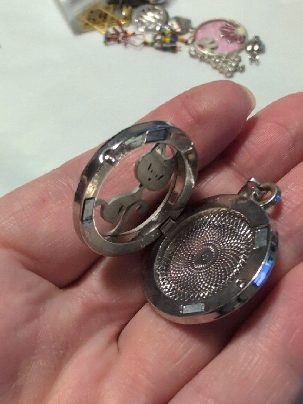 ❤️‍🔥10/$10❤️‍🔥 Silver Cat Pendant Necklace Charm Locket - Picture 5 of 5
